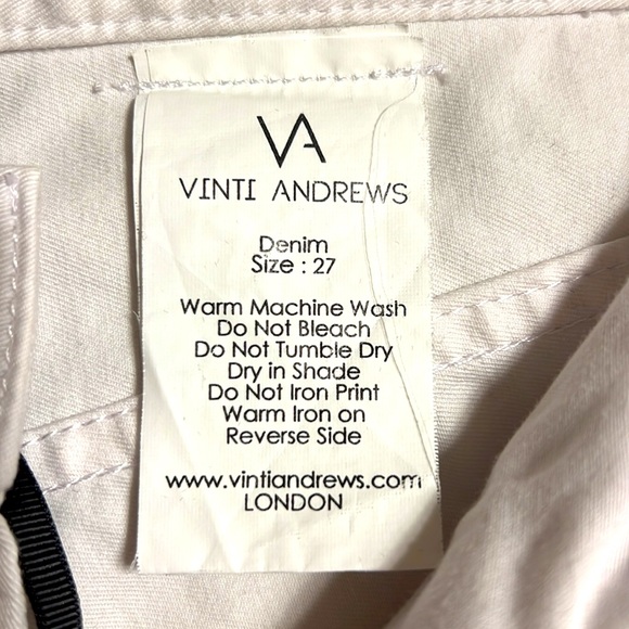 Vinti Andrews. White straight jeans with laces. Size 27, runs small. Buttons. - Picture 8 of 10